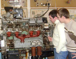Аудиторія технічної експлуатації автомобілів.jpg Аудиторія технічної експлуатації автомобілів.jpg